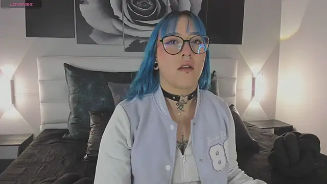 sofi bakerr online show from November 28, 2025, 11:35 am