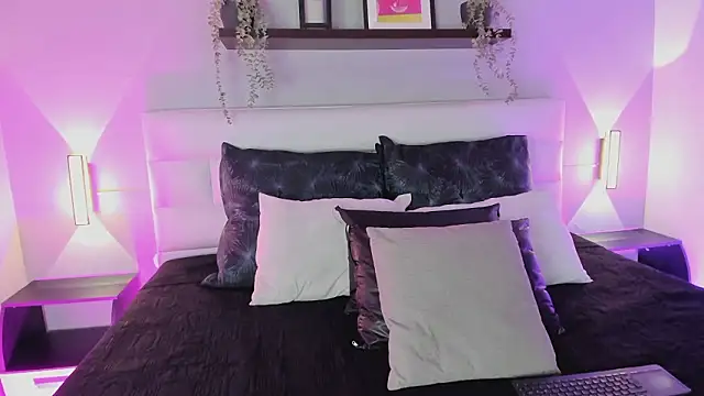 sofi bakerr online show from March 23, 2026, 11:47 am