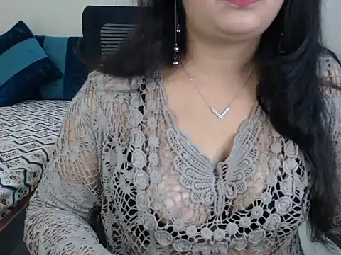 Snapshot of Inviting_Aanya chatting on December 23, 2024, 4:01 am Inviting Aanya online show from December 23, 2024, 4:01 am