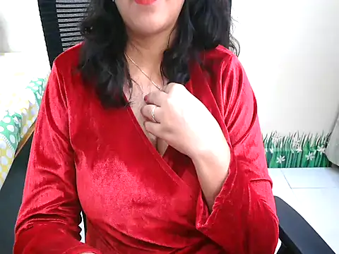 Snapshot of Inviting_Aanya chatting on November 8, 2025, 5:45 pm Inviting Aanya online show from November 8, 2025, 5:45 pm