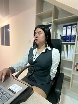 VAL PRINCESS online show from October 21, 2025, 12:33 am