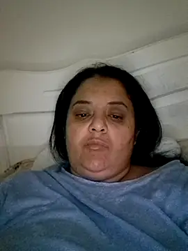 sarahhh1987 online show from November 17, 2025, 6:03 pm