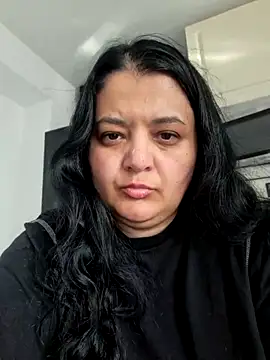 sarahhh1987 online show from March 8, 2026, 7:23 am