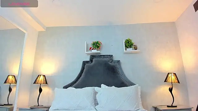 Snapshot of AnntoniaWood chatting on December 12, 2024, 12:44 pm AnntoniaWood online show from December 12, 2024, 12:44 pm