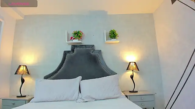 Snapshot of AnntoniaWood chatting on December 14, 2024, 12:33 pm AnntoniaWood online show from December 14, 2024, 12:33 pm