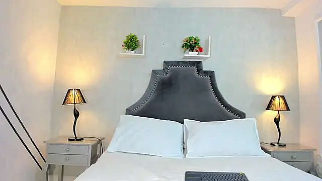 Snapshot of AnntoniaWood chatting on December 27, 2024, 1:07 pm AnntoniaWood online show from December 27, 2024, 1:07 pm