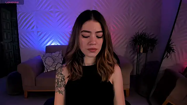 ViolettHansson online show from January 4, 2025, 10:02 pm