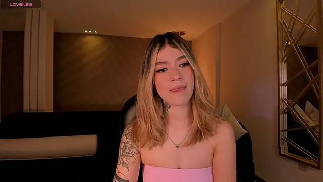 ViolettHansson online show from January 10, 2026, 12:18 pm