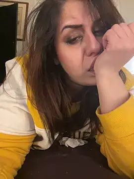 holyeroticss online show from February 2, 2025, 10:02 am