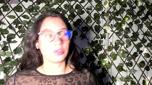 CoralineSanchez online show from November 15, 2025, 3:04 am