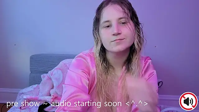 Snapshot of Glitch_Witch chatting on May 9, 2026, 11:10 pm Glitch Witch online show from May 9, 2026, 11:10 pm