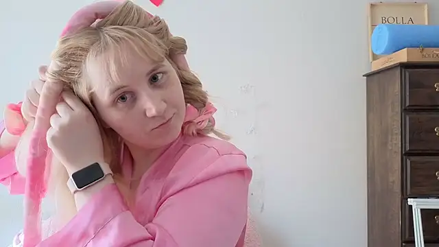 Snapshot of Glitch_Witch chatting on May 21, 2026, 4:03 pm Glitch Witch online show from May 21, 2026, 4:03 pm