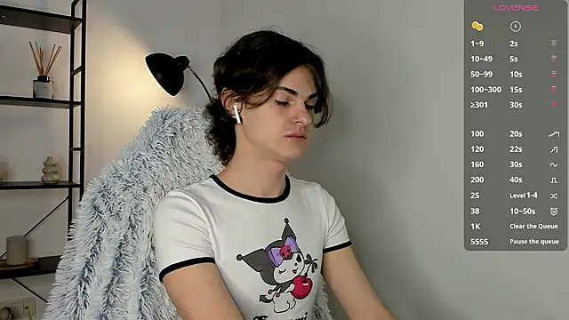 Snapshot of little_femb0y chatting on February 13, 2026, 10:33 am little femb0y online show from February 13, 2026, 10:33 am