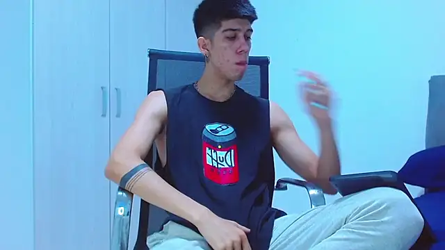 jhony-sex online show from November 1, 2025, 2:46 am