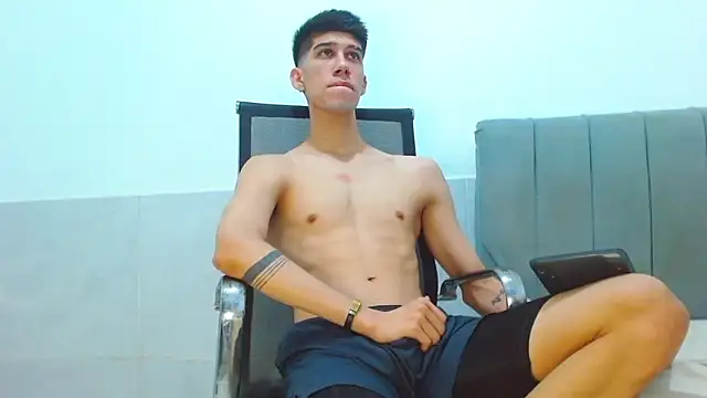 jhony-sex online show from May 23, 2026, 8:29 am