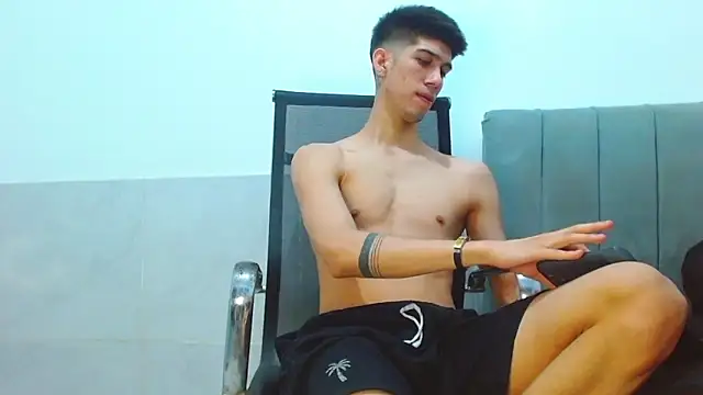 jhony-sex online show from May 25, 2026, 7:36 am