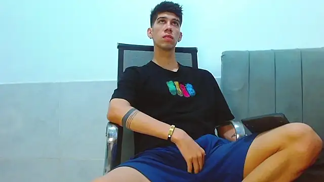 jhony-sex online show from June 18, 2026, 7:41 am