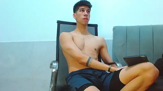jhony-sex online show from June 19, 2026, 8:18 am