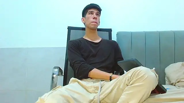 jhony-sex online show from July 4, 2026, 6:30 am