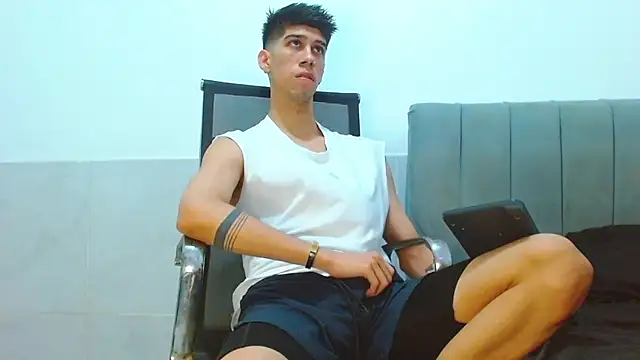 jhony-sex online show from July 21, 2026, 7:00 am