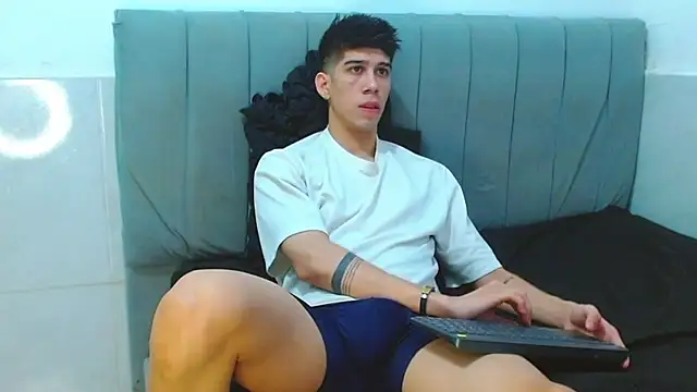 jhony-sex online show from July 31, 2026, 7:08 am