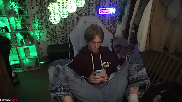 twinkben online show from December 9, 2024, 9:48 pm