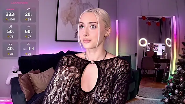 Snapshot of LoryWood chatting on December 27, 2024, 3:04 pm LoryWood online show from December 27, 2024, 3:04 pm