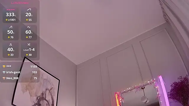 Snapshot of LoryWood chatting on February 24, 2025, 5:53 pm LoryWood online show from February 24, 2025, 5:53 pm