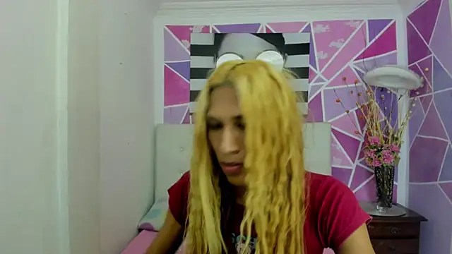 Brisahott online show from February 1, 2025, 1:51 pm