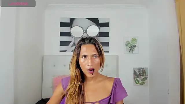 Brisahott online show from October 24, 2025, 2:19 am