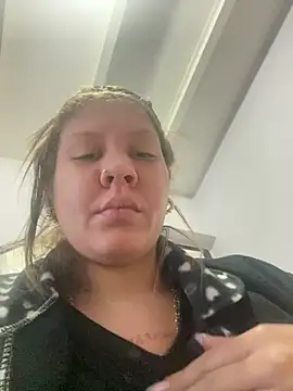 Snapshot of andreinitahg chatting on December 29, 2024, 6:05 pm andreinitahg online show from December 29, 2024, 6:05 pm