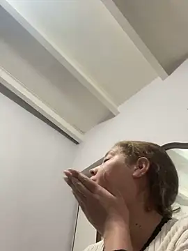 Snapshot of andreinitahg chatting on January 11, 2025, 11:46 pm andreinitahg online show from January 11, 2025, 11:46 pm