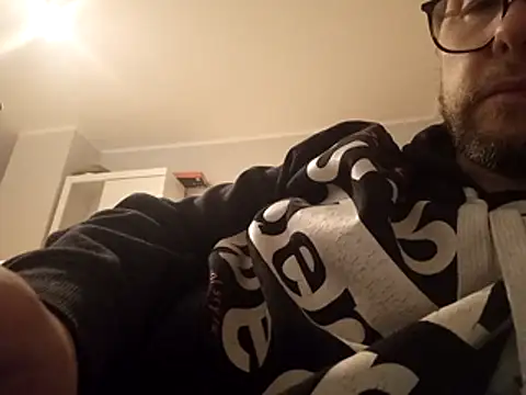 Snapshot of larsgessner30 chatting on October 23, 2025, 10:30 pm larsgessner30 online show from October 23, 2025, 10:30 pm