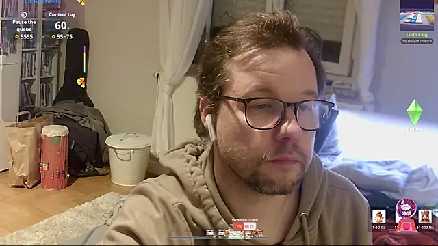 Snapshot of larsgessner30 chatting on April 25, 2026, 1:19 am larsgessner30 online show from April 25, 2026, 1:19 am