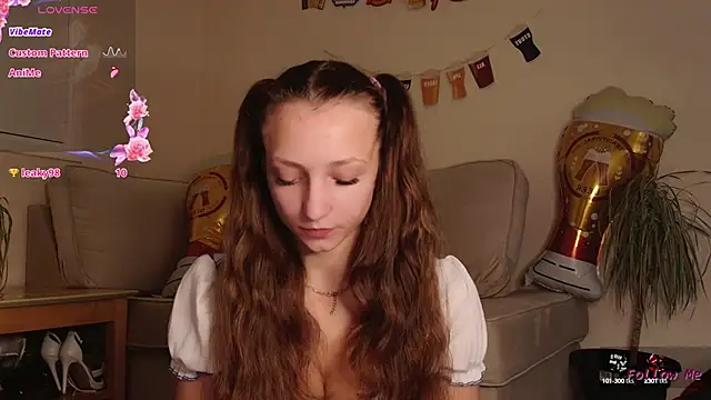 Milky flexy cat online show from September 27, 2025, 4:23 pm