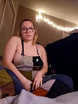 Paynted Lady online show from December 18, 2025, 3:45 am