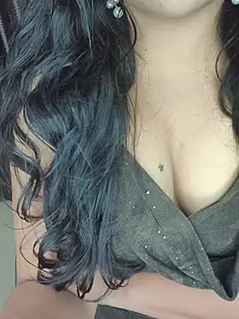 Tanvi-patil online show from December 17, 2025, 6:14 pm