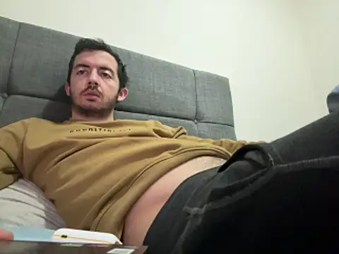 laynufff online show from March 23, 2026, 7:01 am