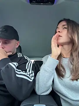 JuicyFruits93 online show from December 19, 2025, 3:08 pm