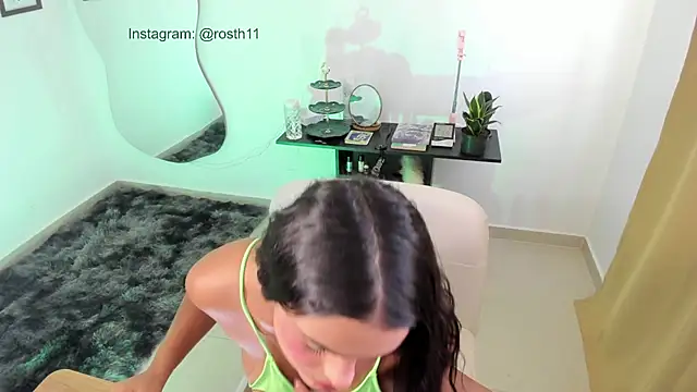 rossth1 online show from February 5, 2025, 9:18 pm