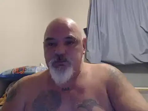 Newfiesausage1972 online show from December 22, 2024, 10:25 pm
