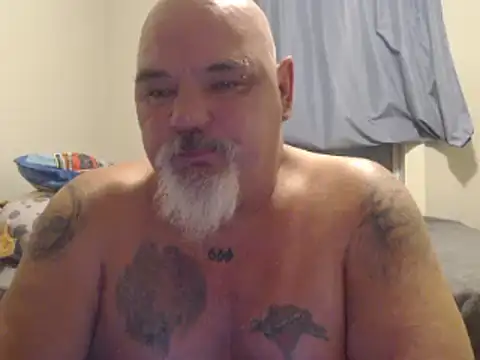Newfiesausage1972 online show from December 26, 2024, 9:44 am