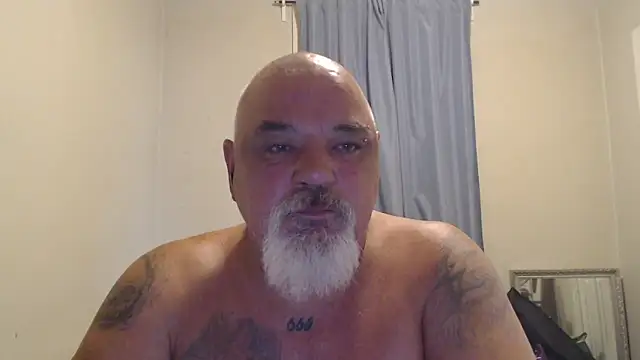 Newfiesausage1972 online show from October 14, 2025, 9:37 pm