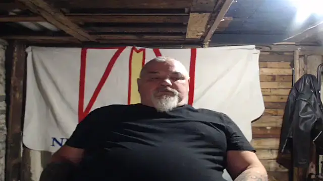 Newfiesausage1972 online show from December 21, 2025, 12:07 am