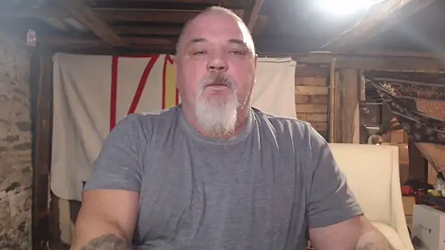 Newfiesausage1972 online show from February 10, 2026, 1:15 pm