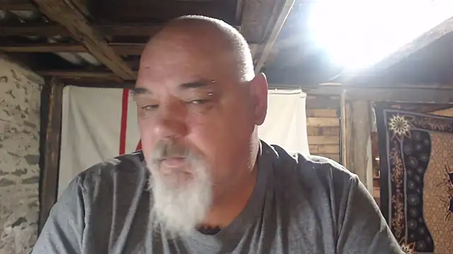 Newfiesausage1972 online show from April 12, 2026, 8:41 am