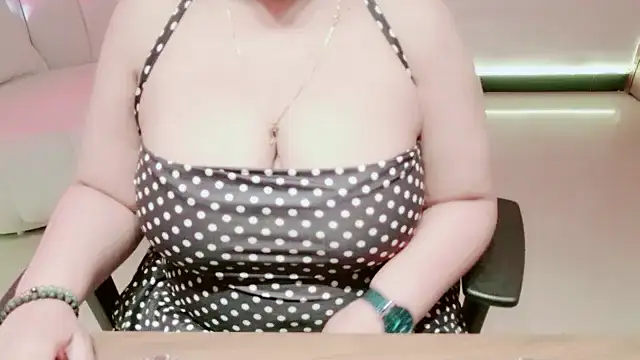 Snapshot of Gracefulgoddess chatting on March 8, 2026, 9:02 am Gracefulgoddess online show from March 8, 2026, 9:02 am