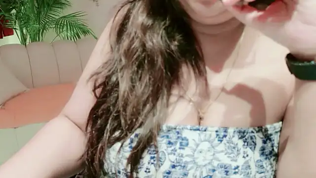 Snapshot of Gracefulgoddess chatting on April 3, 2026, 9:18 am Gracefulgoddess online show from April 3, 2026, 9:18 am