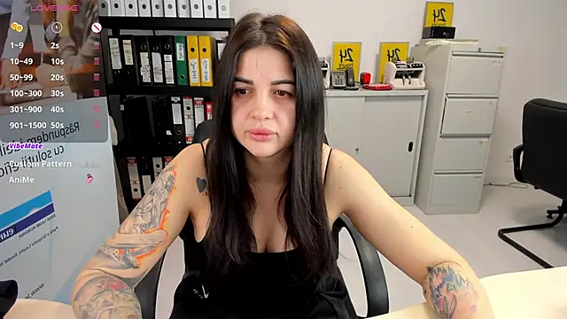 Snapshot of TiffanySweet chatting on January 13, 2025, 7:10 pm TiffanySweet online show from January 13, 2025, 7:10 pm