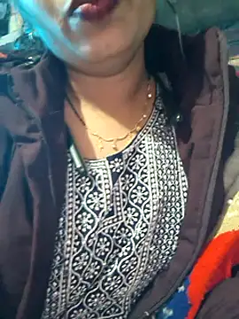 Snapshot of Simaran_bhabhi chatting on January 29, 2025, 4:47 am Simaran bhabhi online show from January 29, 2025, 4:47 am